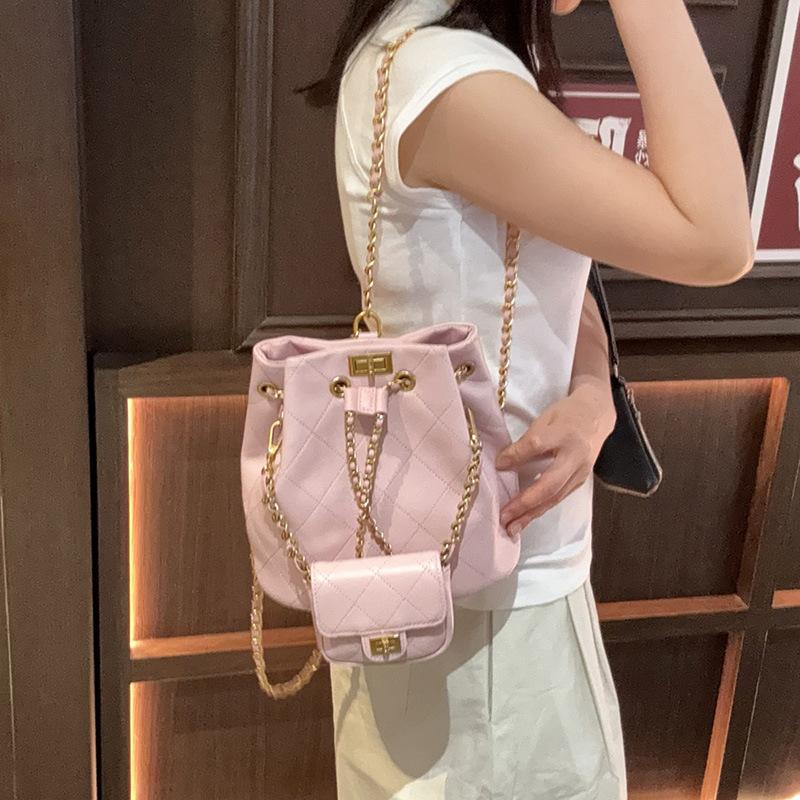 Sheepskin Backpack 2025 New Diamond Chain Bag Casual Versatile Leather Large Capacity Bucket Bag Women