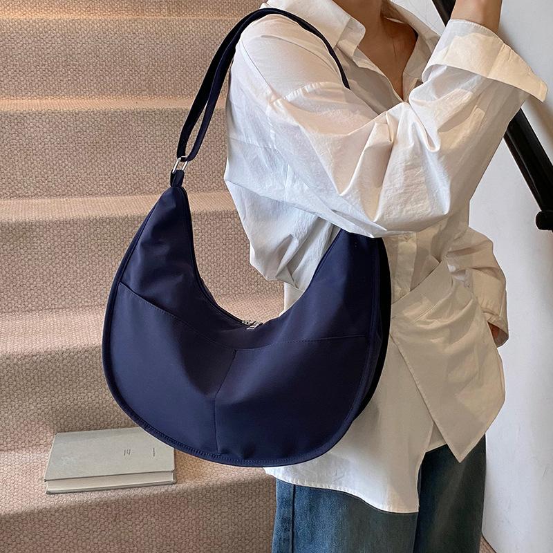 Niche Simple Casual Lazy Wind Large Capacity Women's Bag 2025 New Fashion Nylon Cloth Versatile Single Shoulder Dumpling Bag