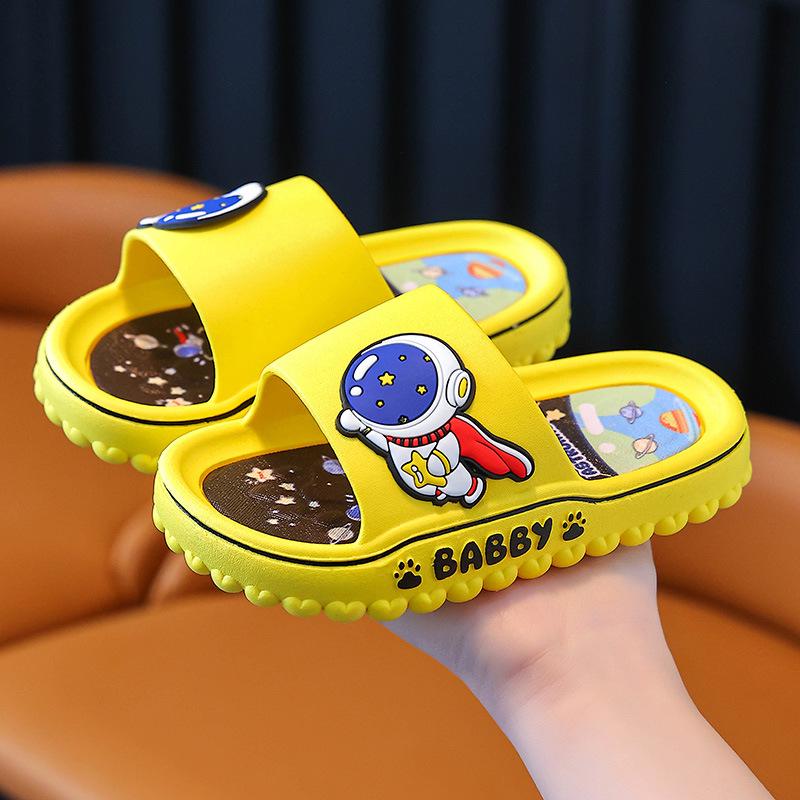 

Kids Summer Non-Slip Indoor/Outdoor Slippers for Boys and Girls - Lightweight, Cool Design 26/27 - 15.5cm