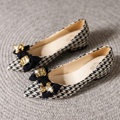 Neue Schuhe mit dickem Absatz Damen 2024 Frühling Neu Allround-Spitzschuhe Ballerinas Hahnentritt Schleife Flacher Ausschnitt Mittelhoher Absatz