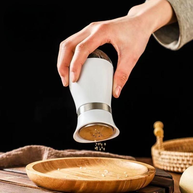 2 Practical Reusable Seasoning Containers Salt and Pepper Bottle Set Sealed and Moisture-proof for Home and Commercial Kitchens