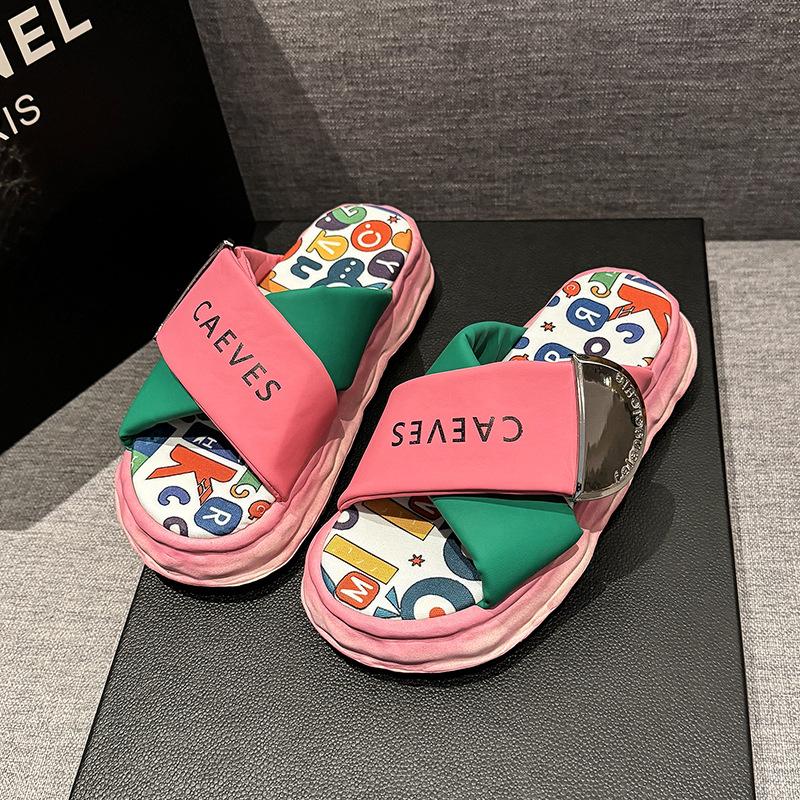 Internet celebrity graffiti slippers women summer wear new niche fashion muffin thick bottom out beach cool slippers