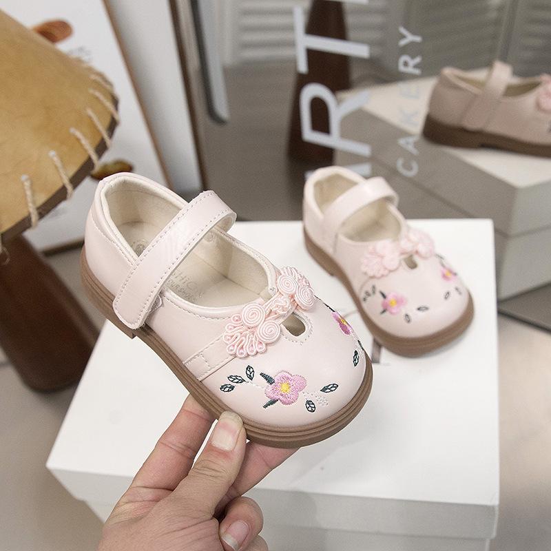 Fashion Girls' Shoes Spring New Kids Embroidered Leather Shoe Soft Soled Girls Casual Shoes Anti Slip Child Performance Shoe