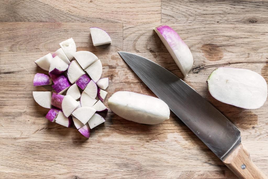 SAFLAX Organic - Turnip - Milan Purple - 600 Seeds - With Potting Substrate for Better Cultivation - Brassica Rapa