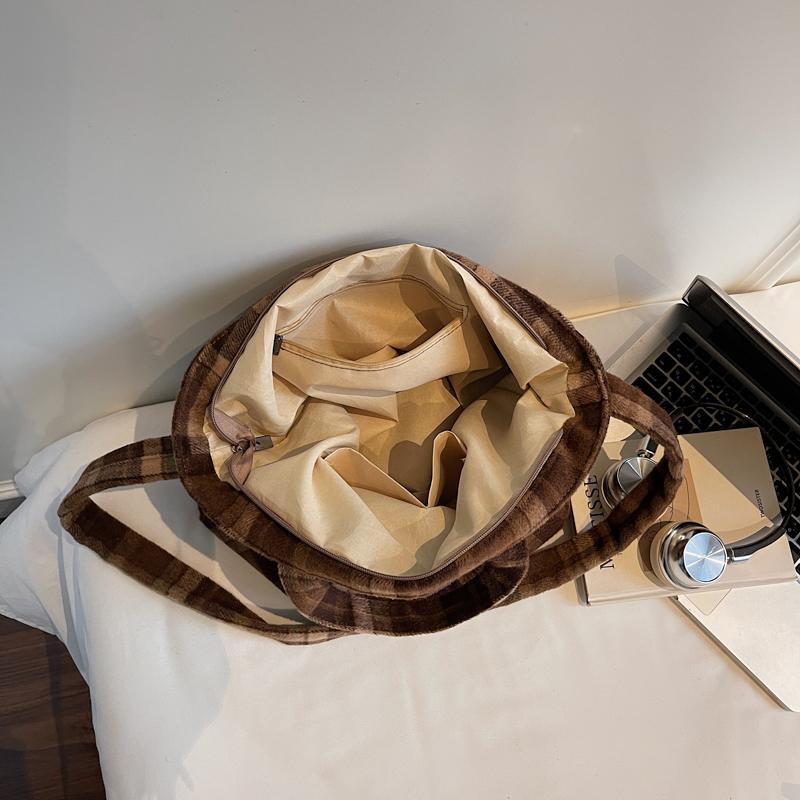 Women's Vintage Plaid Shoulder Bag Large Capacity Commuting Lightweight Tote Bag