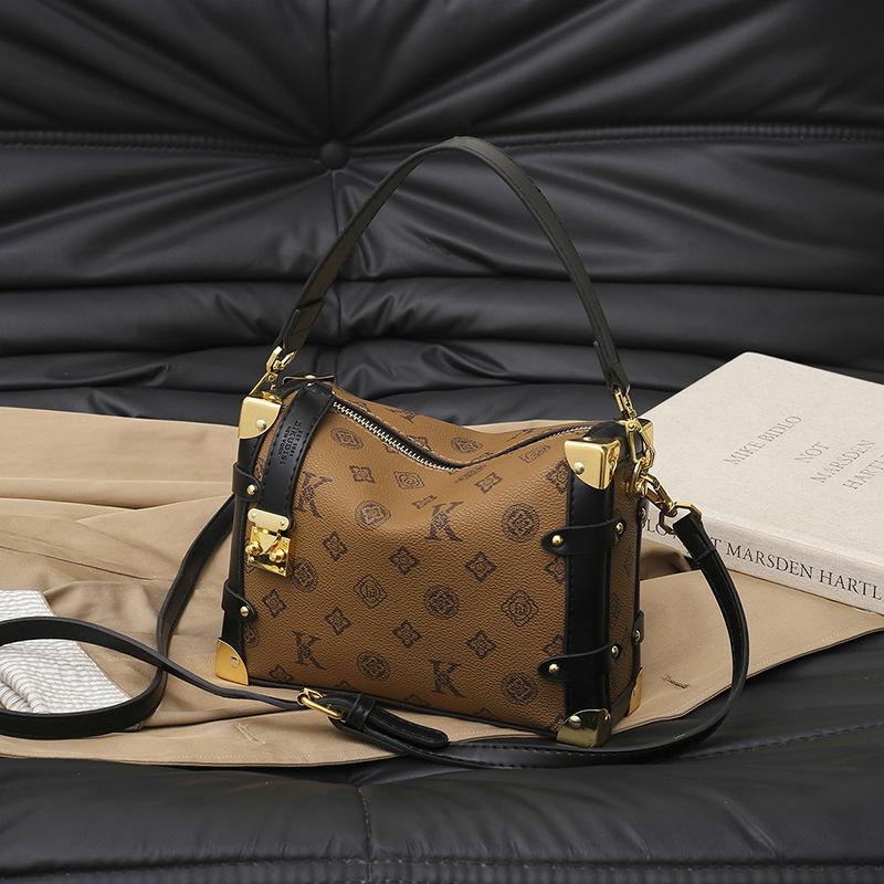 

Premium sense niche handbag women s new versatile retro printed shoulder messenger bag small square bag