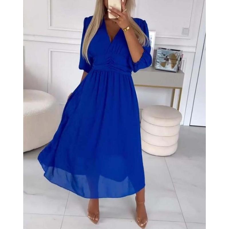 A Women's Dress with A Cinched Waist To Make One Look Slimmer and A Sexy Big Swing