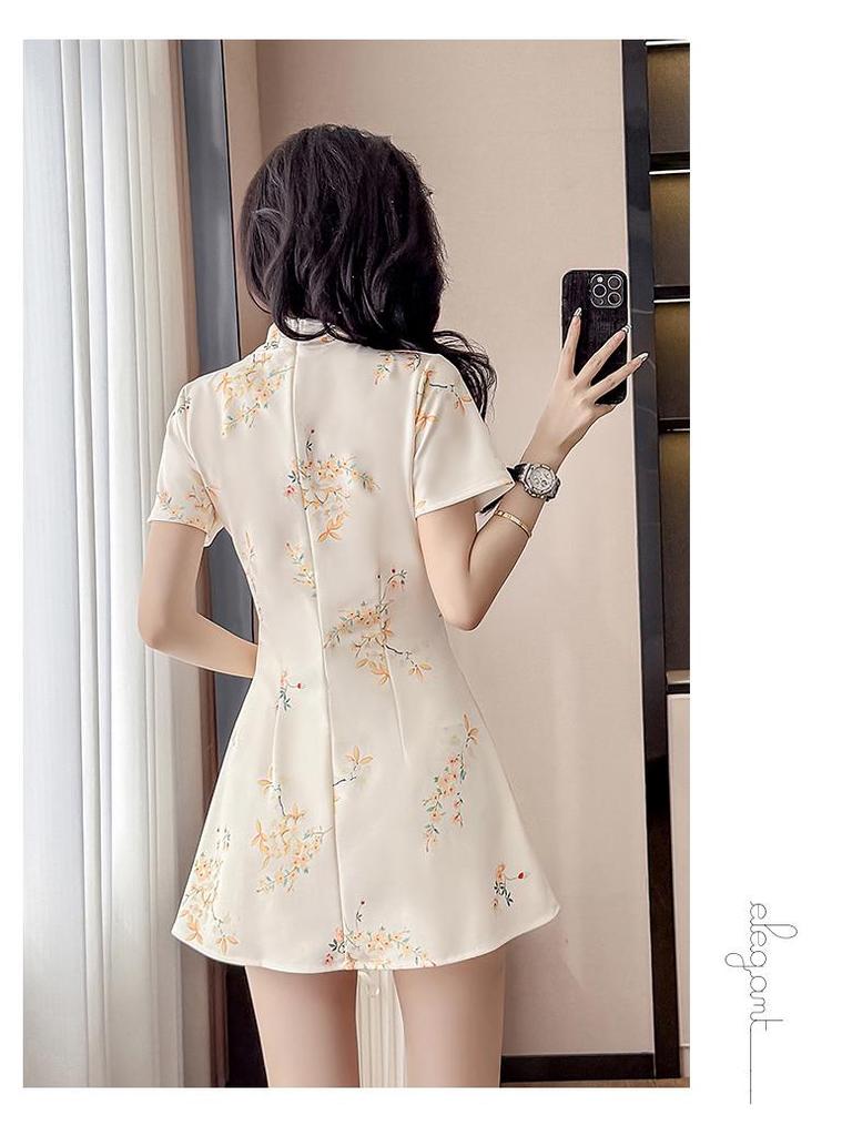 Elastisches florales Cheongsam-Kleid-Set: Junger, sanfter Stil