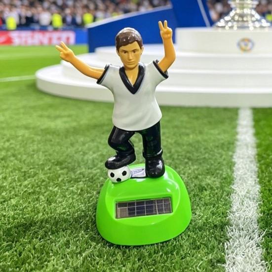 Giocattolo Solare Calcio Oscillante per Cruscotto Auto, Testa Oscillante Calcio, Decorazione Auto Scuotente per Veicolo Scrivania Ufficio, Regalo per Appassionati di Sport