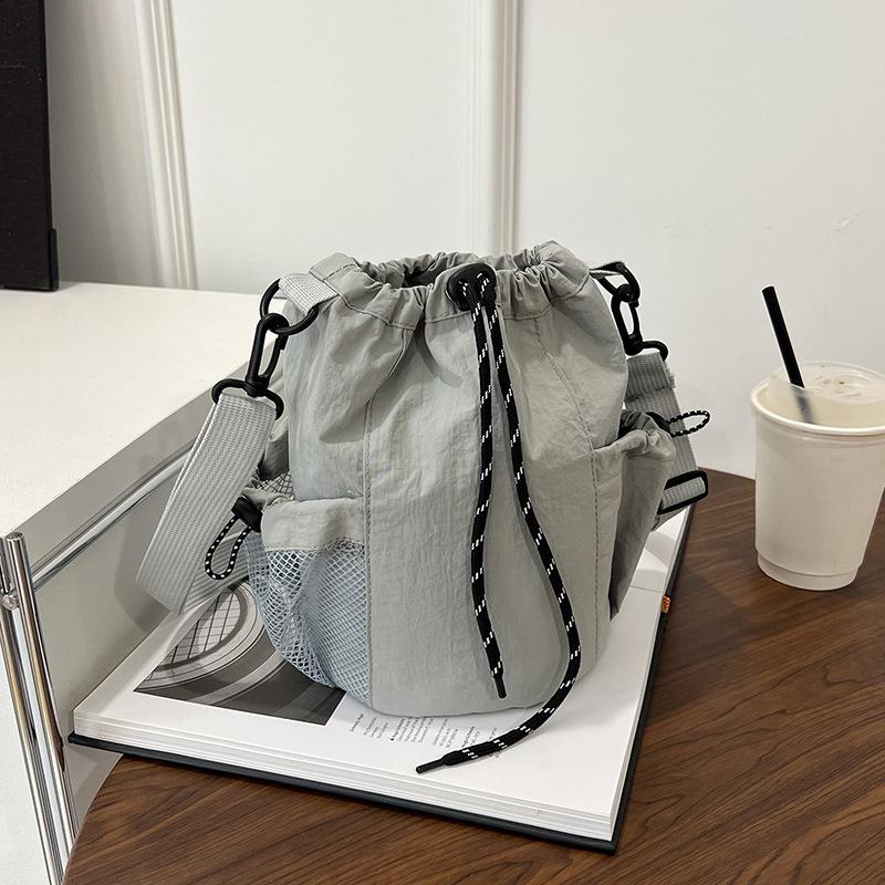 Women's Nylon Crossbody Bag Casual Bucket Bag Fashion Drawstring Popular Multifunctional Adjustable Strap Shoulder Tote Bags