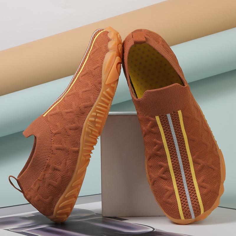 Fashion Unisex Outdoor Water Shoes Fast Drying and Breathable Five Finger Beach Shoes Hot Selling Indoor Fitness and Yoga Shoes