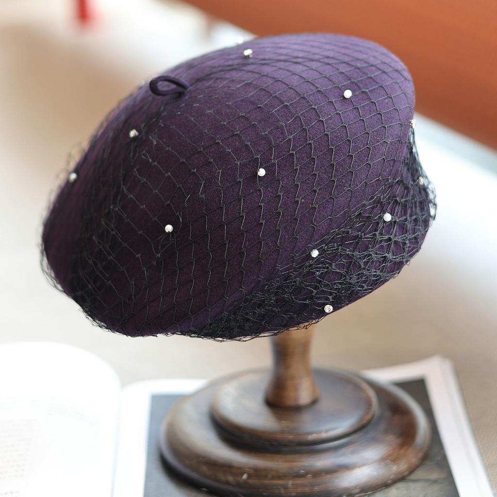 Autumn and winter pearl mesh fashionable retro woolen beret French light luxury side pressure painter hat woman