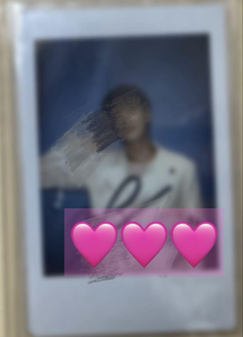 

[USED] n.SSign Kazuta Signed Polaroid Wormhole Period