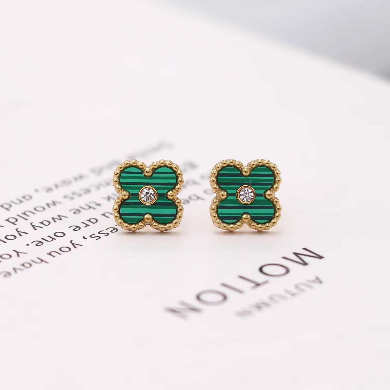 

Модные серьги с четырехлистным клевером из циркония, титановая сталь, не теряет цвет с сеткой, красные серьги, женские серьги против аллергии зелёный