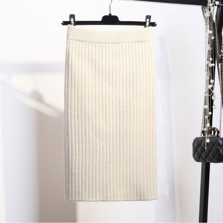 Short High Waisted Knitted Hip Hugging Skirt for Women In Spring and Autumn Fashion, Slim Fit and Slit Skirt