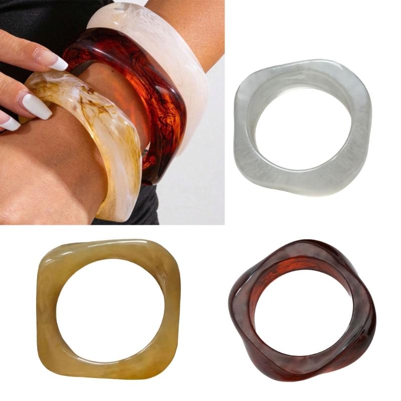 Trendy Adjustable Resin Bangle In Multiple Color Portable And Sturdy For Daily Wear
