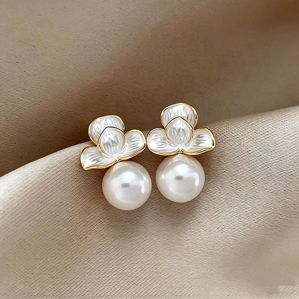 Elegant Glazed Pearl Flower Stud Earrings – Versatile, High-End Accessories for Women