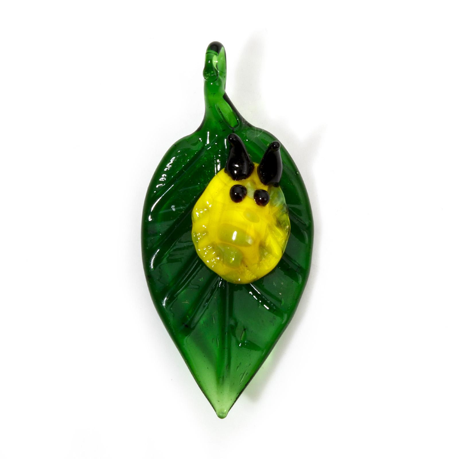

1 Piece 3D Lampwork Glass Insect Pendants Green Leaf Snail Insect DIY Making Necklace Earrings Aquarium Decor 5cm x 2.4cm