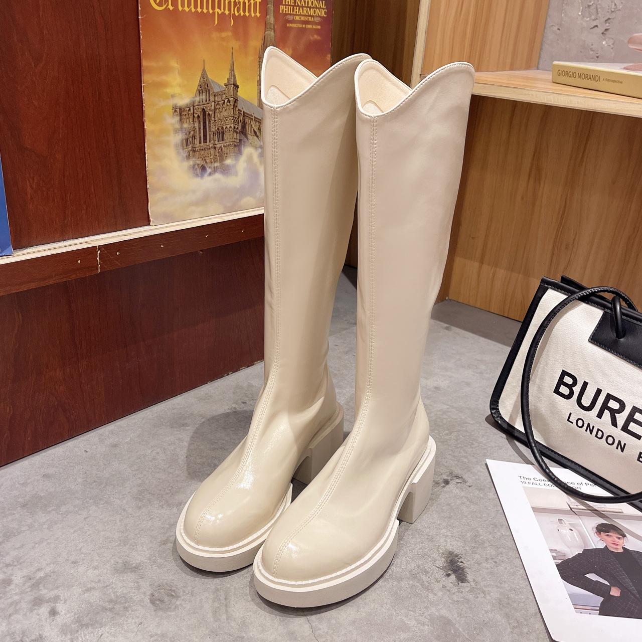 

Британські шкіряні чоботи до коліна на платформі для жінок. Модне жіноче взуття на м’якій підошві. Дизайнерські повсякденні лицарські черевики. Жіночі. 38