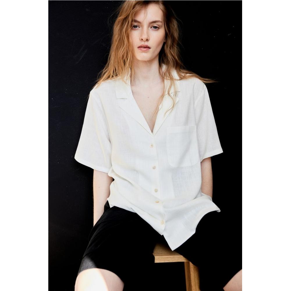 

Рубашка HM Light Camp кремового цвета