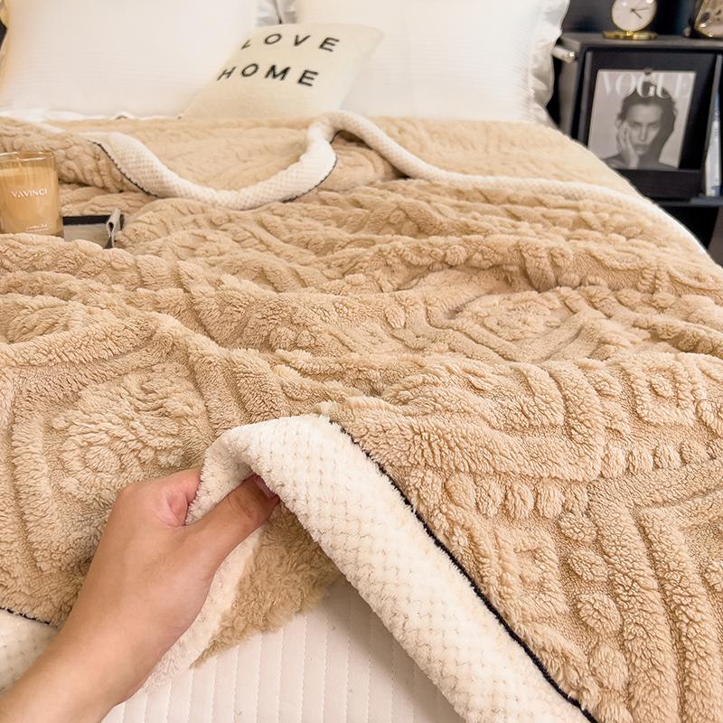 Contemporary Carved Velvet Bed Blanket Luxury 350g Thickened Autumn Winter Warm Blanket Machine Washable Multipurpose Comforter
