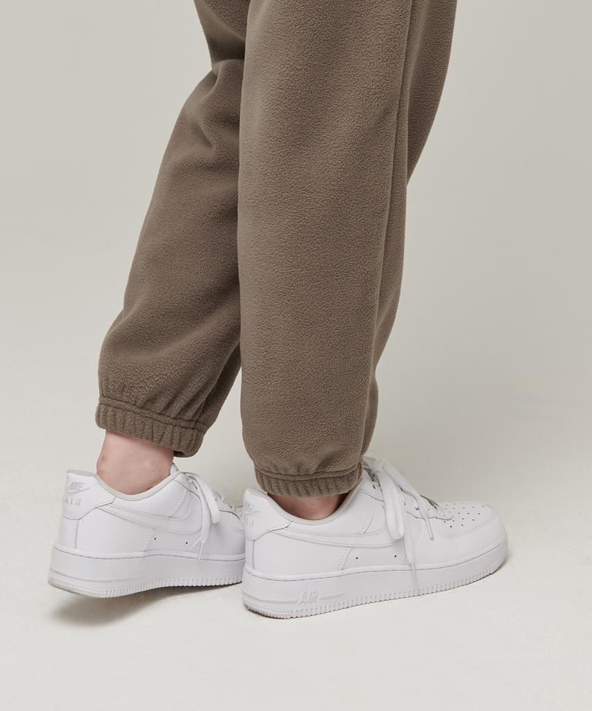 MUSINSA STANDARD WOMAN Women'S Polar Fleece Sweatpants [Dusty Beige]