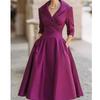 Elegantes Satinkleid mit langen Ärmeln und hoher Taille für Business und Streetwear