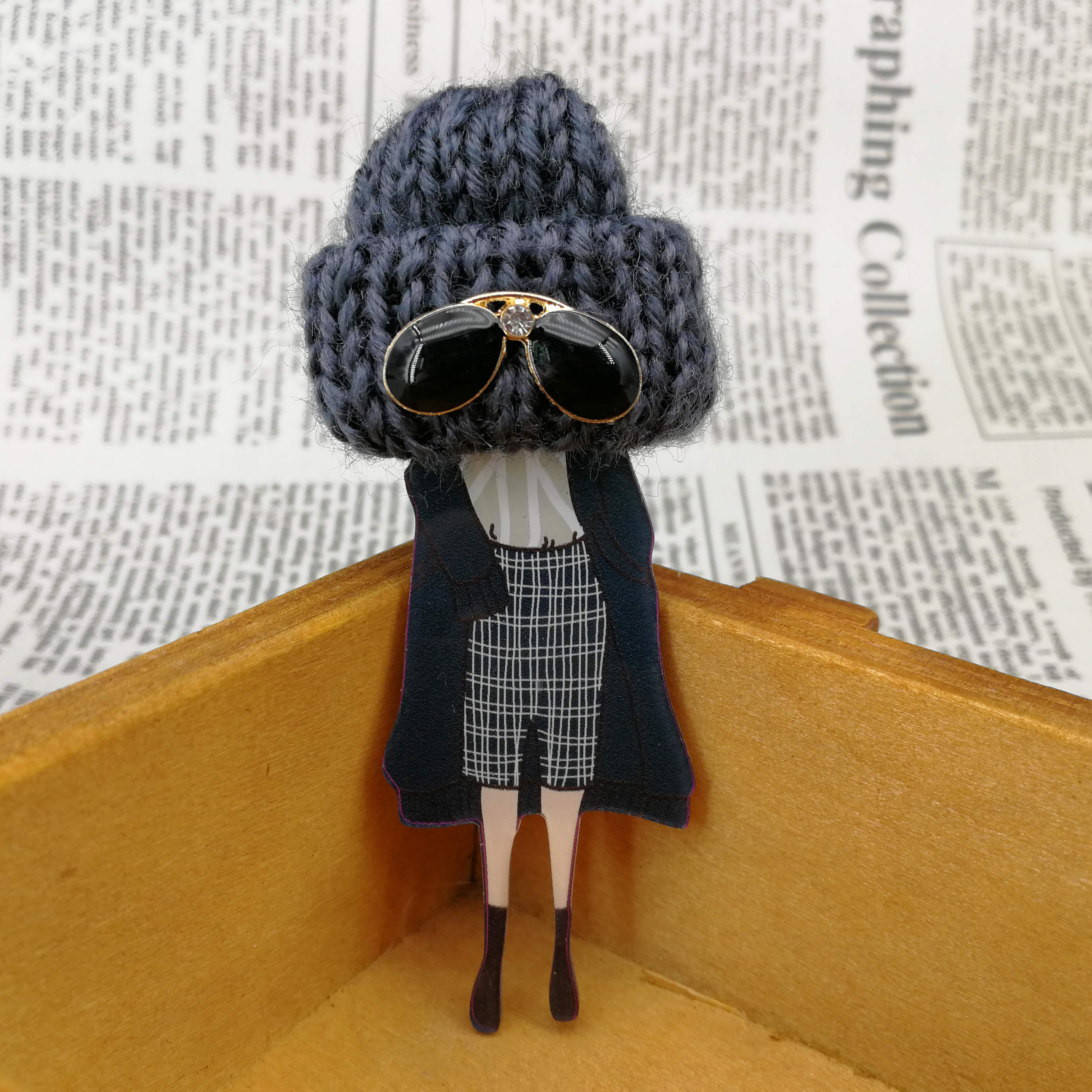 

Harajuku Badges for Woman Brooches and Pins Cool Enamel Sunglass Acrylic Cartoon Models Brooch Fashion Jewelry Accessories