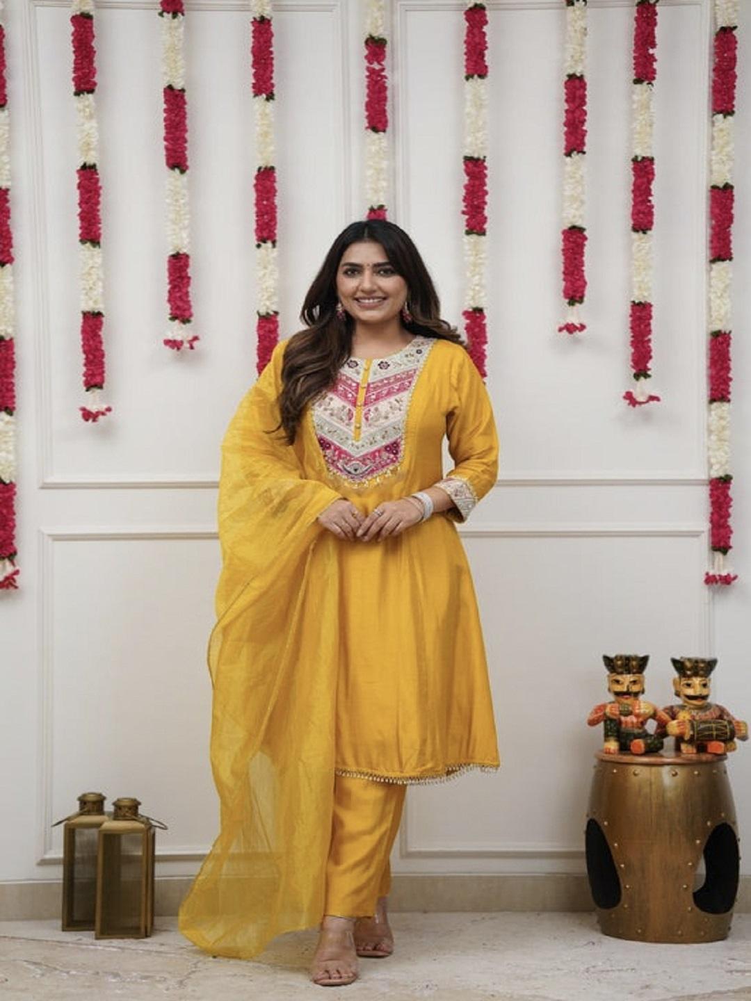 Women Yellow Kurta Set with Dupatta – Embroidered Ethnic Festive & Party Wear S жёлтый