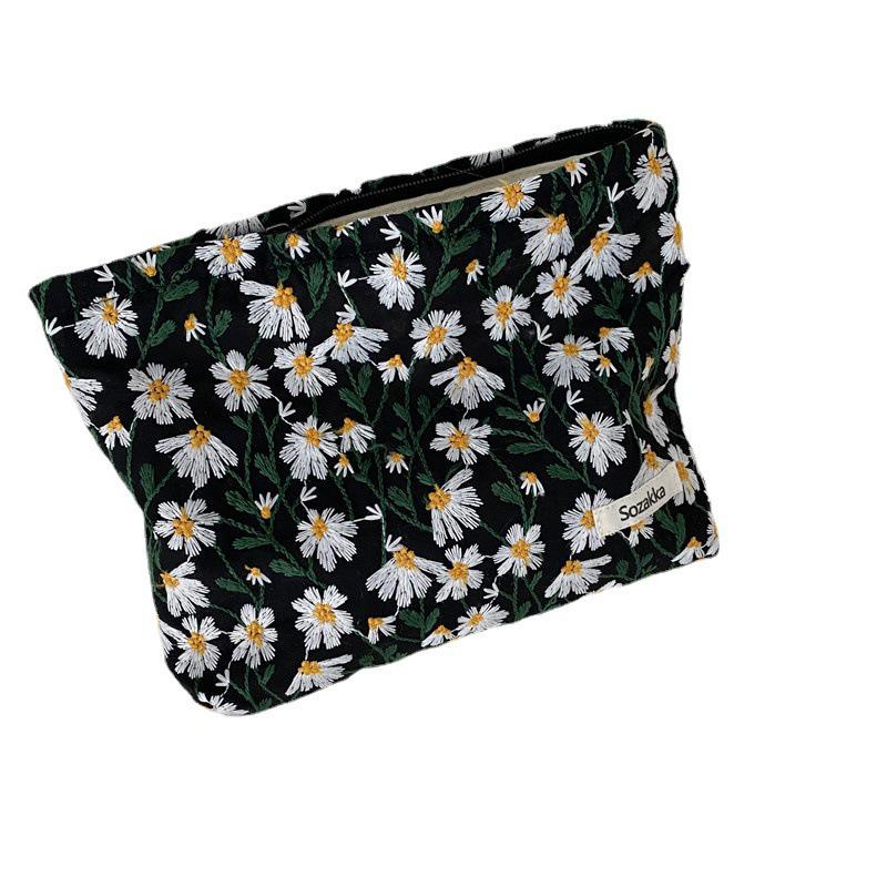 Embroidered Daisy Cosmetic Bag: Simple, Portable, Literary Style with Large Capacity for Storage