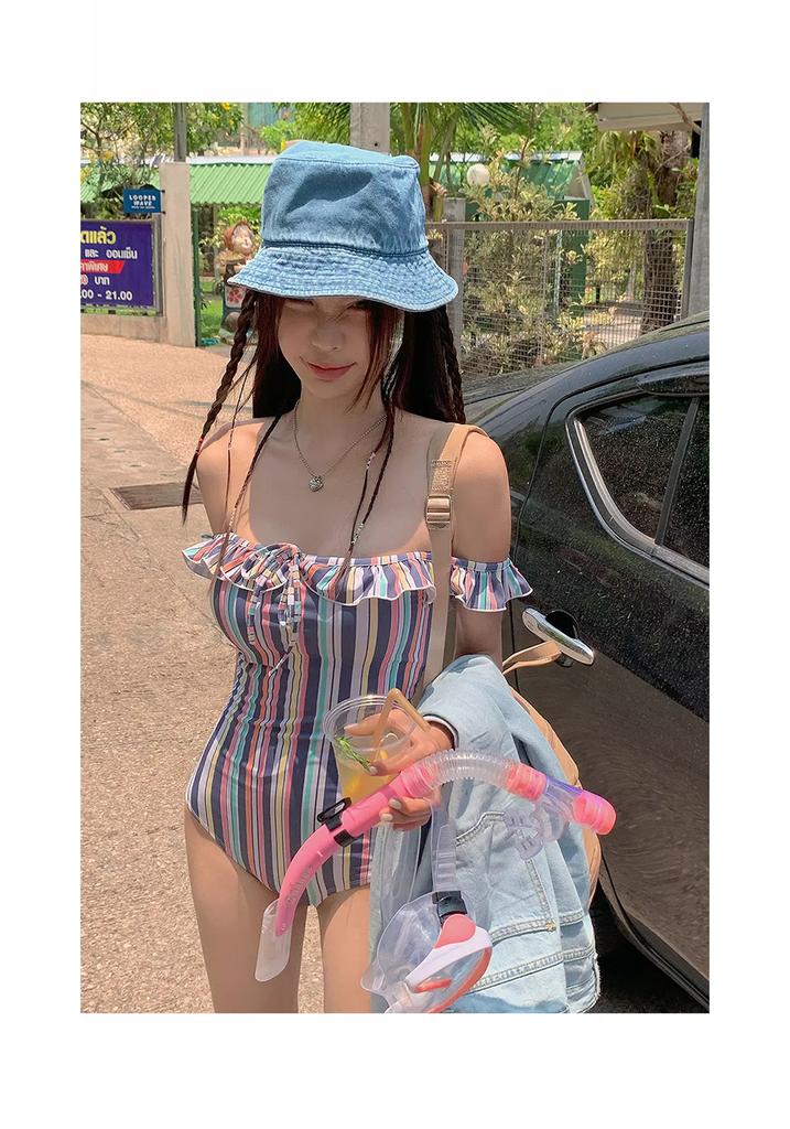 One-piece triangular swimsuit women's striped ins conservative belly cover and thin 1011 new vacation swimsuit
