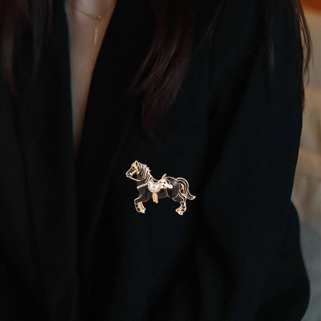 Lightweight Horse Design Brooch Pin Stylish Badge Pin Zinc Alloy Decorative Accessory For Clothing And Bags