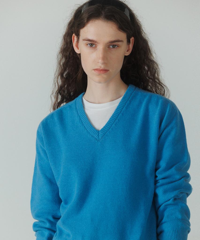 Yulago Vanilla V-Neck Knit