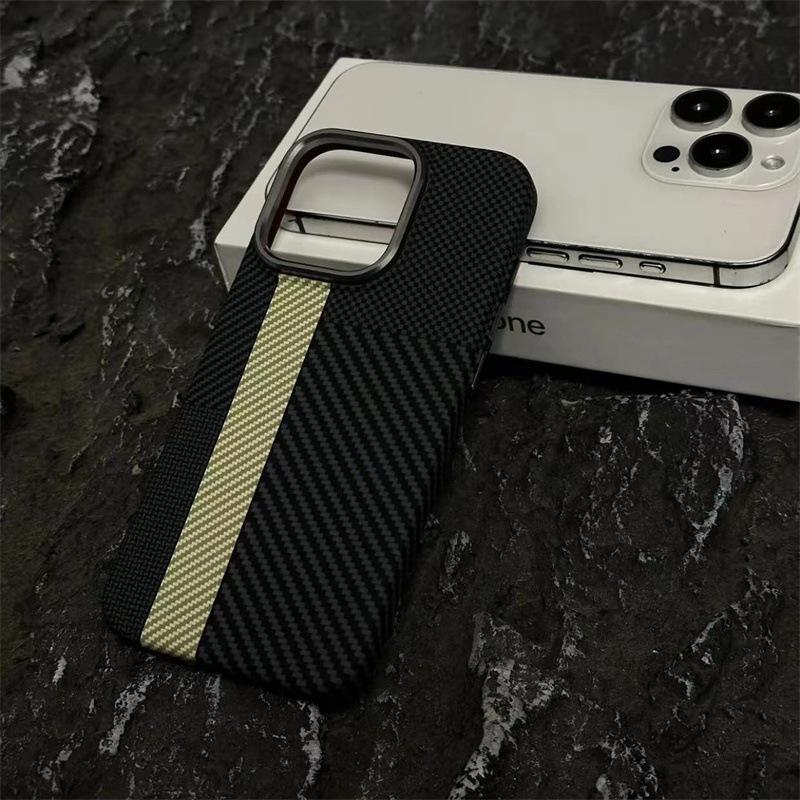 Applicable to Apple 17promax mobile phone case metal lens Kevlar carbon fiber texture iPhone16 anti-drop hard