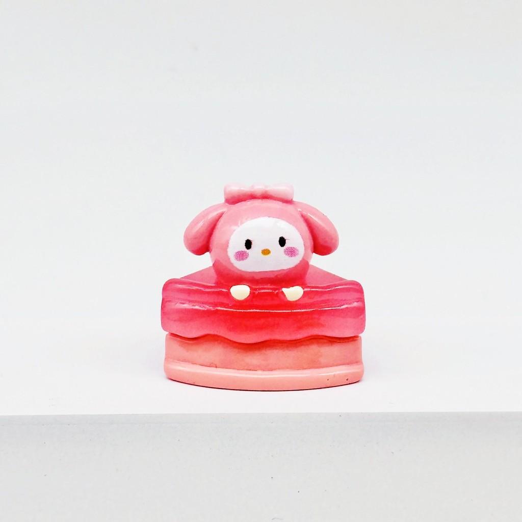 

Очаровательный Sanrio Сделай сам Резиновый кусочек торта Ночник Милые аксессуары из кремового геля для декора стола и автомобиля Melody