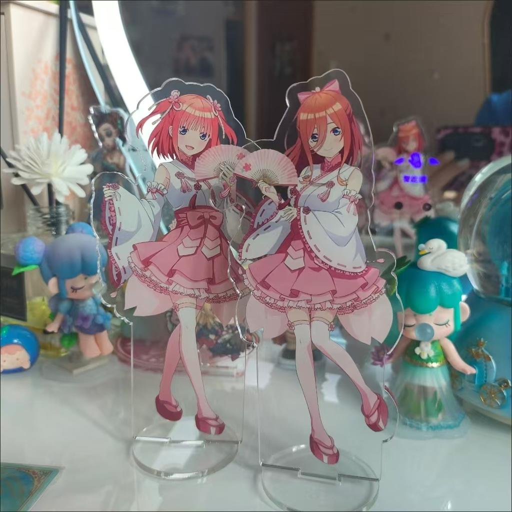 New "The Quintessential Quintuplets" 8CM Acrylic Stand Figurines In Cherry Blossom Miko Costumes: Ichika, Nino, Miku, Yotsuba, and Itsuki.