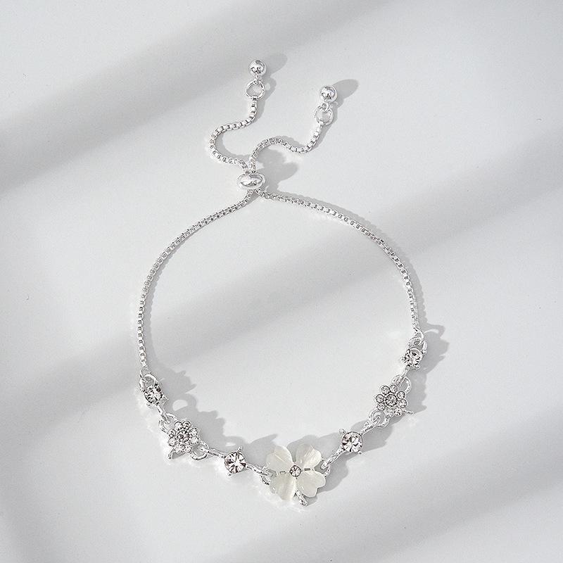Lucky Four-Leaf Clover Adjustable Green Cat's Eye Bracelet for Women (Mori Style)