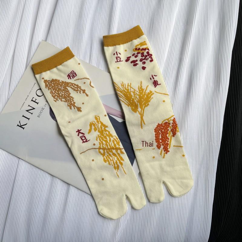 Trendy Japanese Multi-Color Jacquard Floral Tabi Socks - Cute Split-Toe Mid-Calf Design