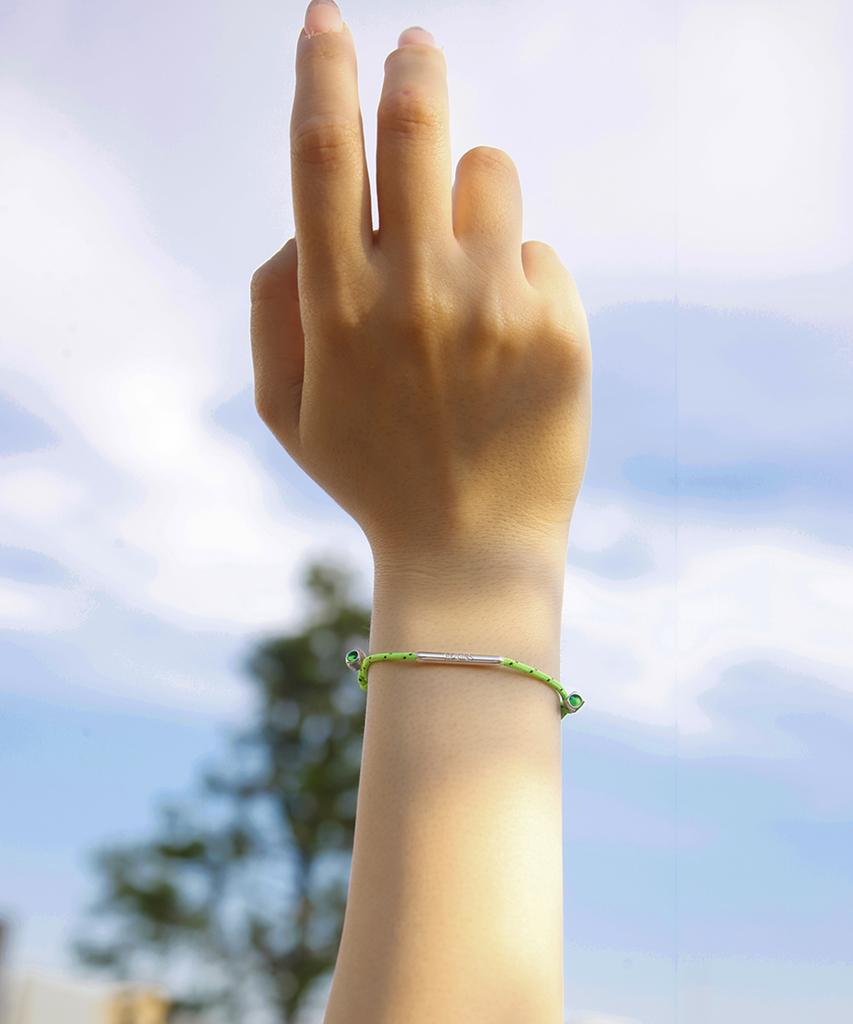 Begins Larin Single String Bracelet Apple Dot