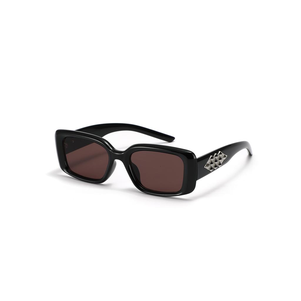 Large Frame Glasses Rivet Rectangle Sunglasses Gay Personality Sunglasses Female Feeling