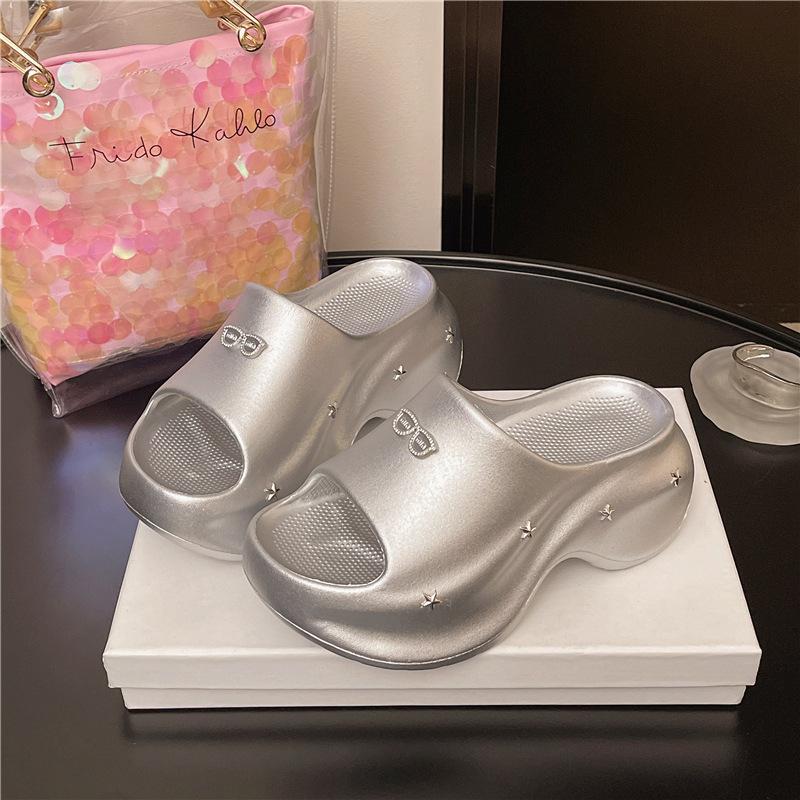 

Женские шлепанцы на толстой подошве для увеличения роста, летние, новые легкие шлепанцы с отверстиями, маленькие пляжные прохладные шлепанцы 38/39 серебряный