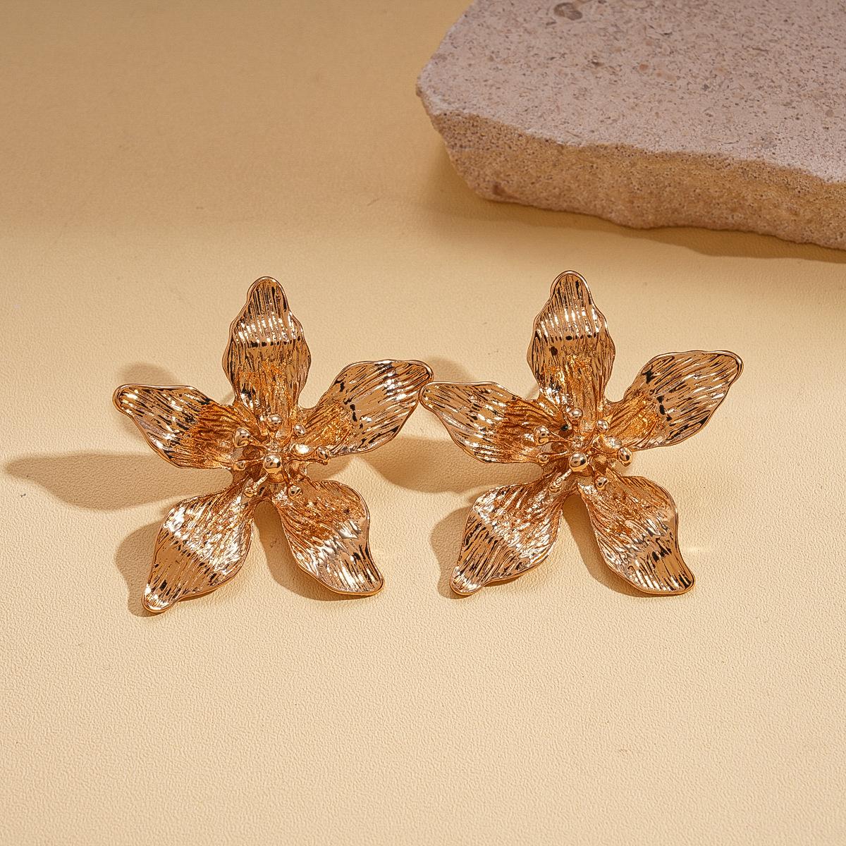 Metal texture flower silver needle stud earrings cold style fashion versatile sense earrings