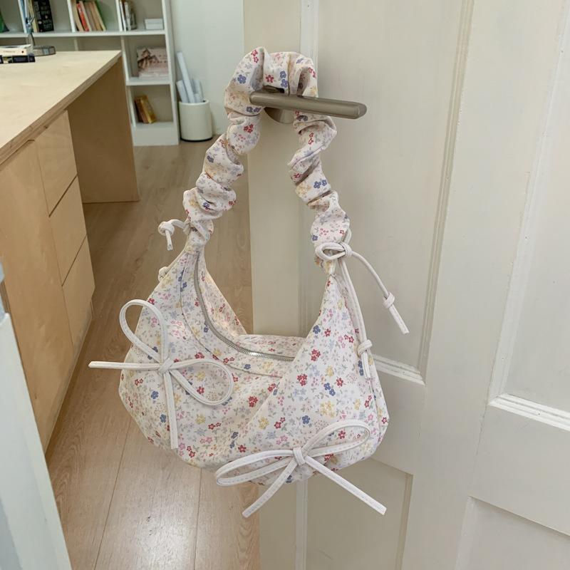 Small fresh bag women's new floral shoulder bag large capacity light class commuter messenger cloth bag