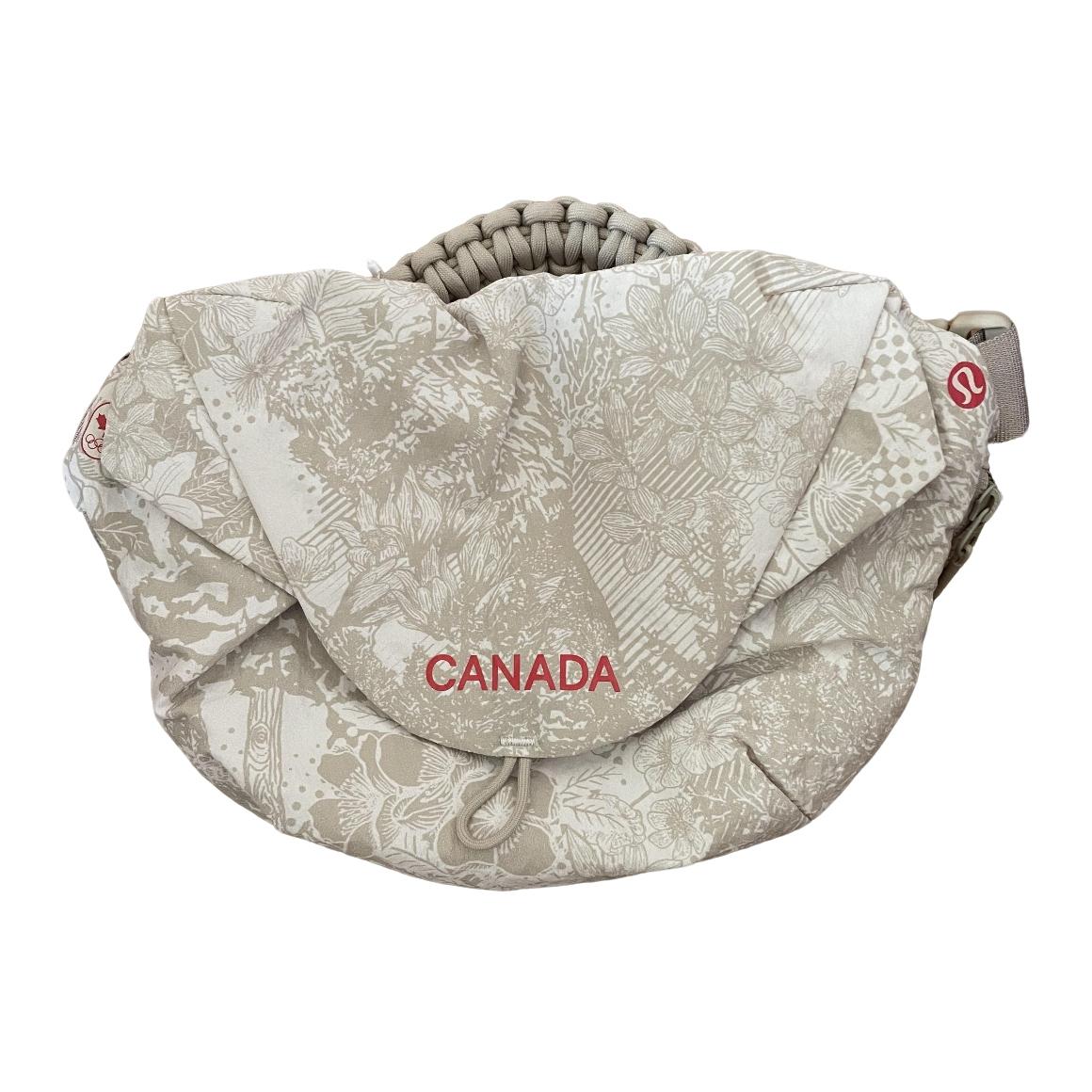 Lululemon 3L COC Logo Magnetic Closure Nylon Horn Bag Unisex Shoulder Bag Brown LU9BJPS Tan 27990₽