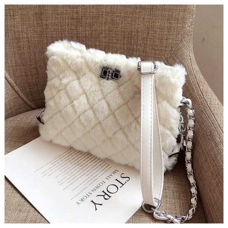 

Трендовая корейская кроссбоди сумка на цепочке через плечо из искусственного меха для женщин 2025 One Size белый