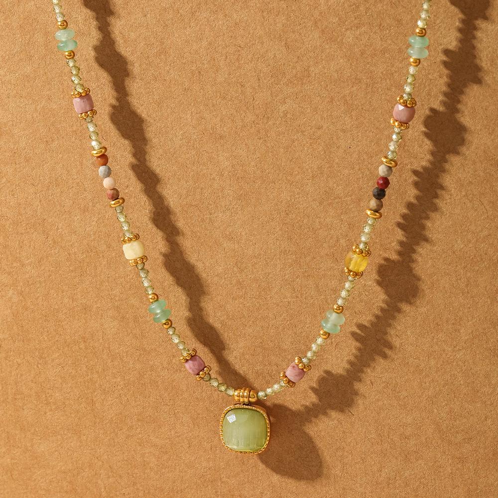 Holiday atmosphere natural stone beaded white necklace versatile, niche Alxa stone high color retention titanium steel neck chain