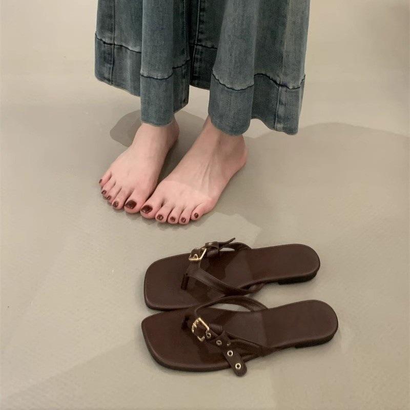 In the summer of 25, the new Korean version of the niche design belt buckle flip-flops open-toed sandals mid-toe flat-bottomed cool slippers