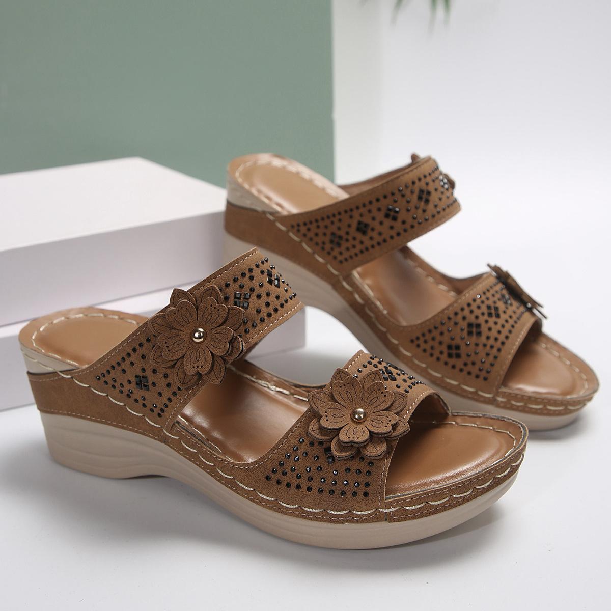 

2025 летние новые босоножки с цветочным принтом большого размера 43-44 классные тапочки со стразами женские босоножки с наклонным каблуком односложные тапочки 36 светло-коричневого