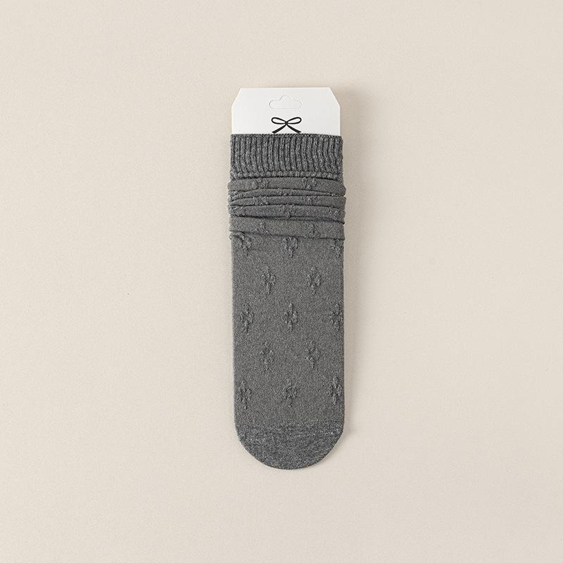 Autumn and Winter Women's Three-dimensional Relief Vertical Rib Ribbed Mid-calf Socks, Simple Solid Color Cotton Pile Socks, Boneless Socks for Women