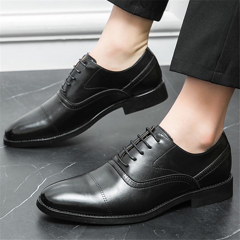 Fashion Gentleman Oxfords New Men's Pointed Black Brown Casual Dress Shoes Male Lace Up Formal Wedding Prom Evening Homecoming Footwear